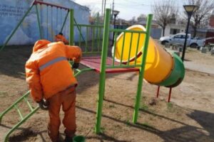 Pergamino – La Municipalidad trabaja en la puesta en valor de plazas y parques
