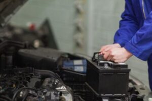 Pergamino – Ladrón descartó dos baterías que intentó robar y escapó del lugar