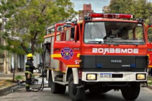 Pergamino – Pérdidas totales tras el incendio de una moto frente a la escuela N°1